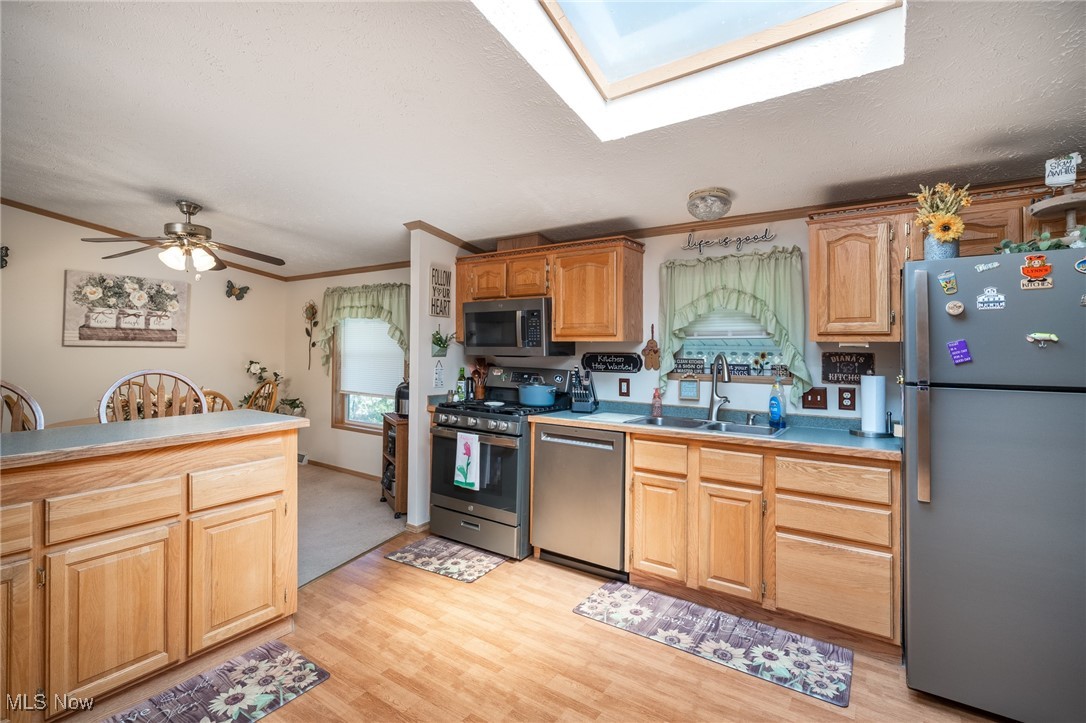 201 Pin Oak Circle, Elyria, Ohio image 13