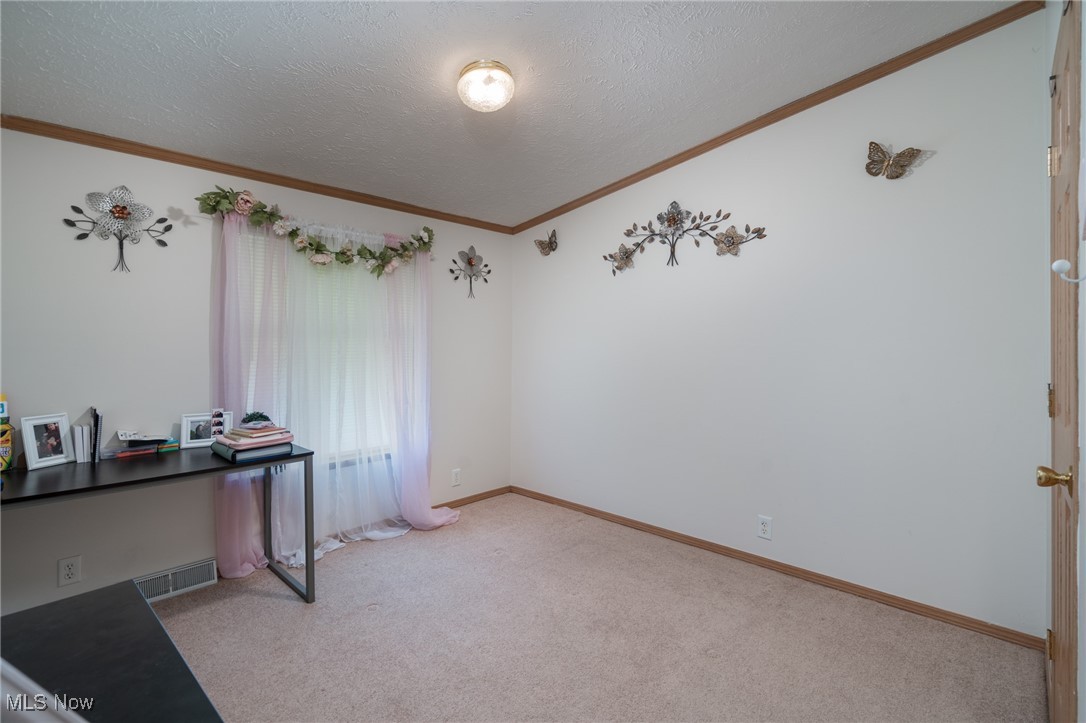 201 Pin Oak Circle, Elyria, Ohio image 24