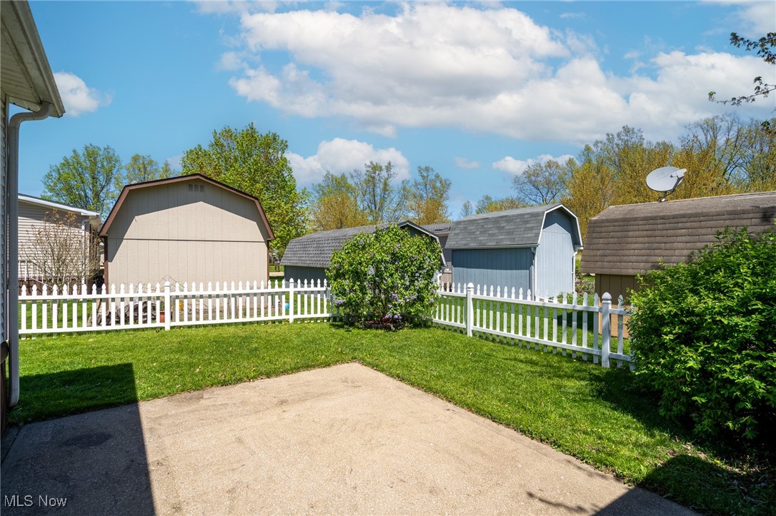 201 Pin Oak Circle, Elyria, Ohio image 32