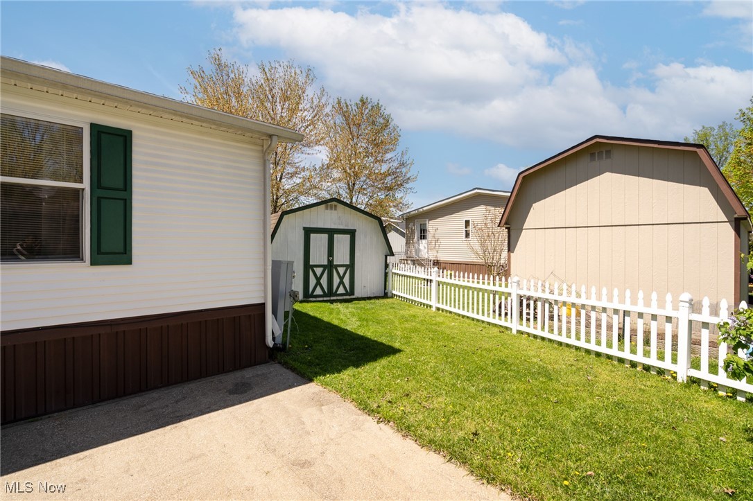 201 Pin Oak Circle, Elyria, Ohio image 33