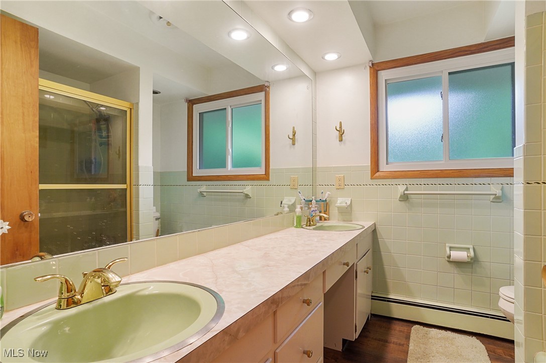 Akron, Ohio 44313, United States, 4 Bedrooms Bedrooms, ,3 BathroomsBathrooms,Residential,Active,162863