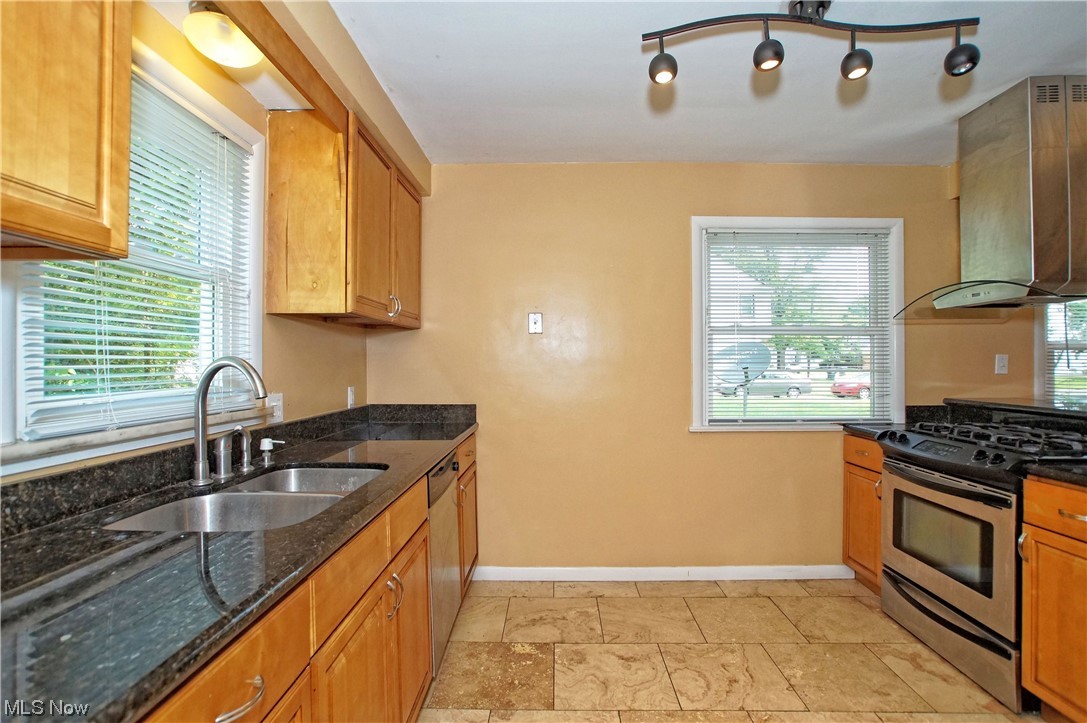 W T Amos Belvoir Bayard 03 - Residential