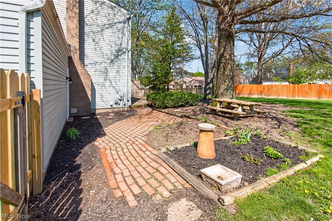 Twin Oaks - Residential