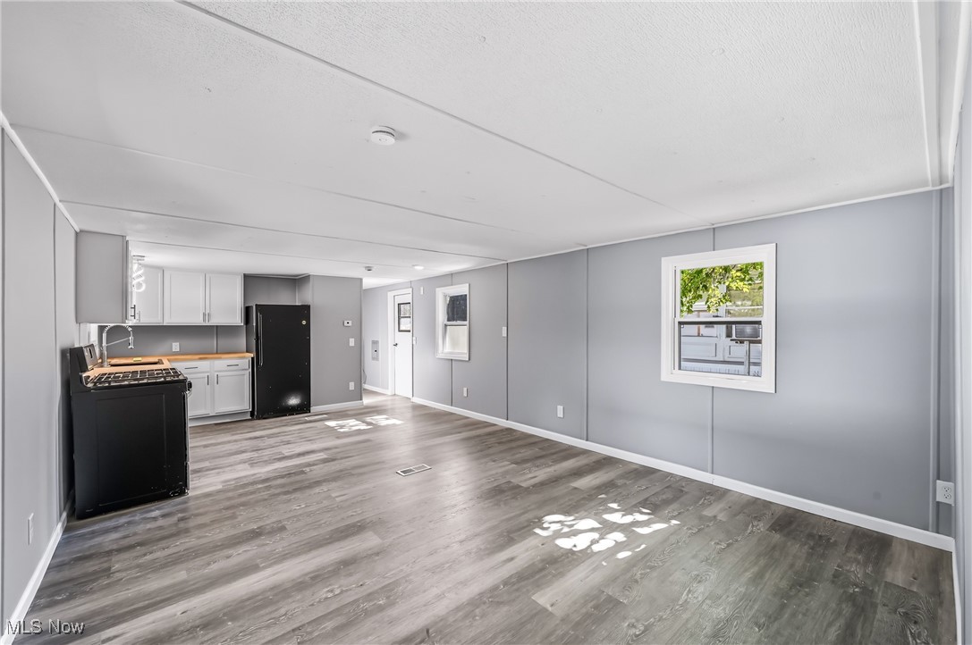 Salem, Ohio 44460, United States, 2 Bedrooms Bedrooms, ,2 BathroomsBathrooms,Residential,Active,220059