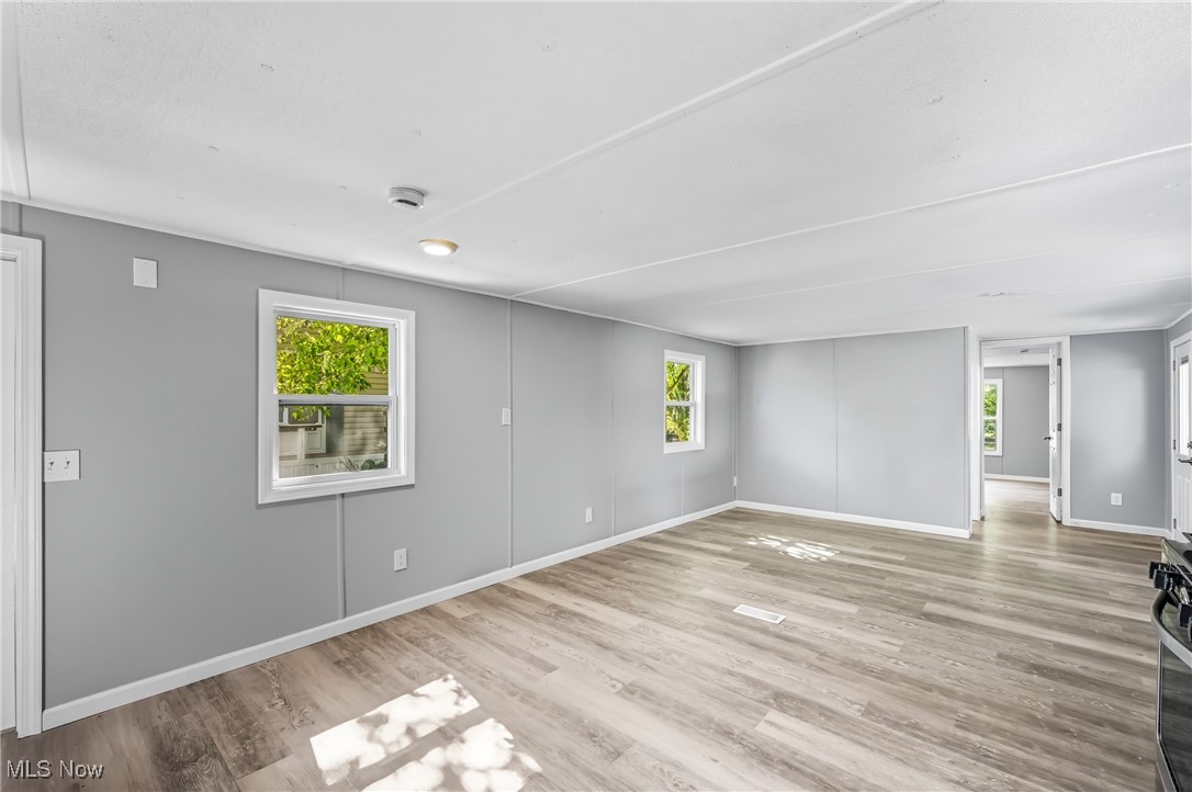 Salem, Ohio 44460, United States, 2 Bedrooms Bedrooms, ,2 BathroomsBathrooms,Residential,Active,220059