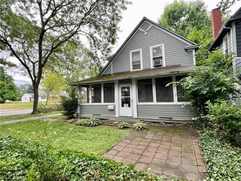 Photo for 13327 Lake Shore Boulevard