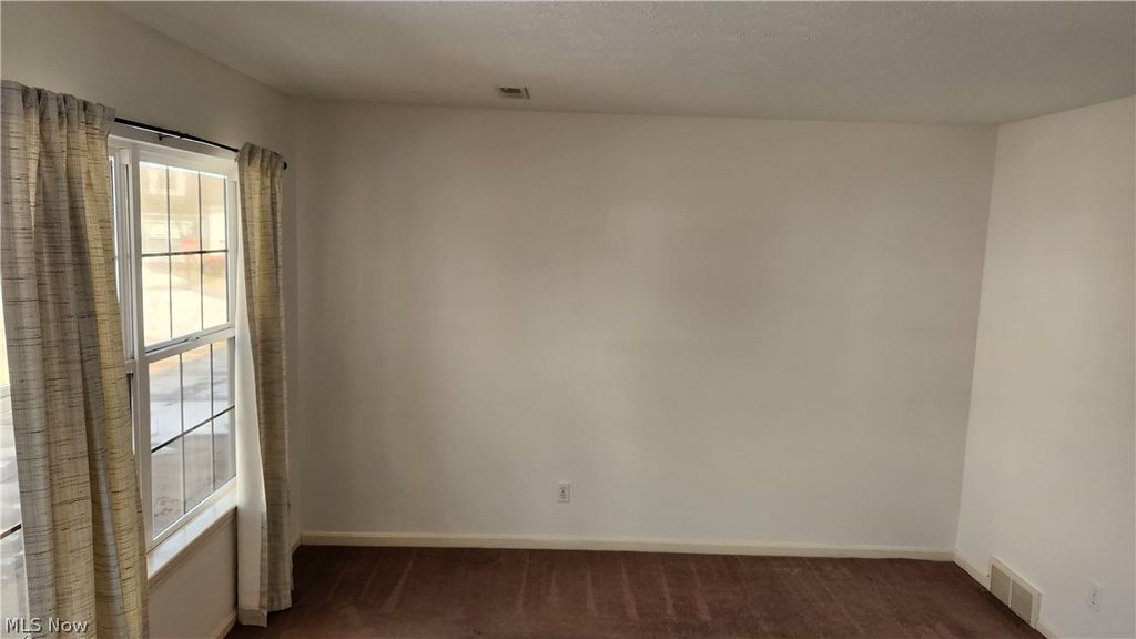 Photo of 15539 Nantucket Cove #2, Middlefield, OH 44062 (MLS # 5189584)