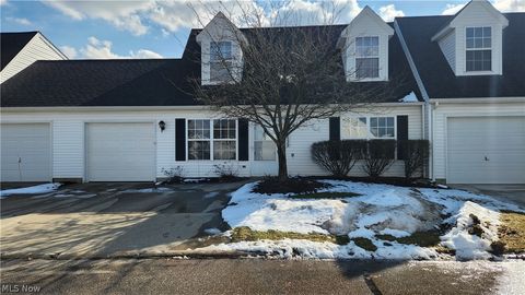Condo For Sale - 15539 Nantucket Cove #2<br/> Geauga County, Middlefield, OH 44062