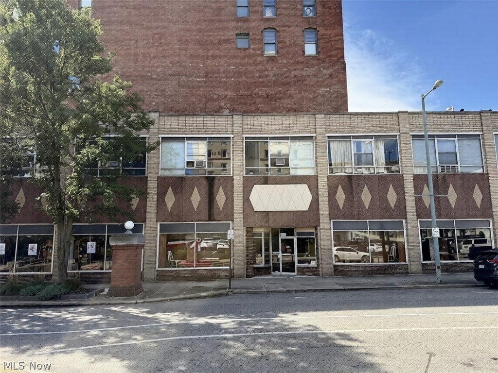 201 Market Avenue S