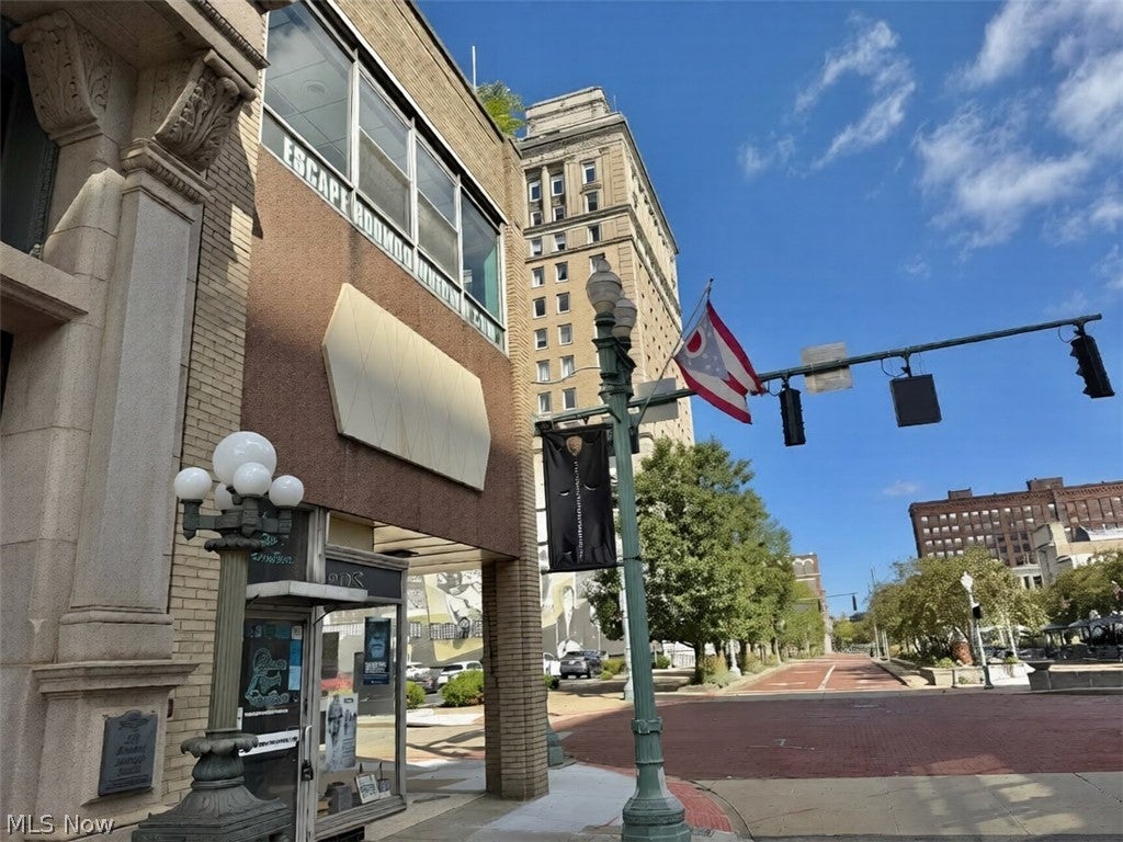 201 Market Avenue S