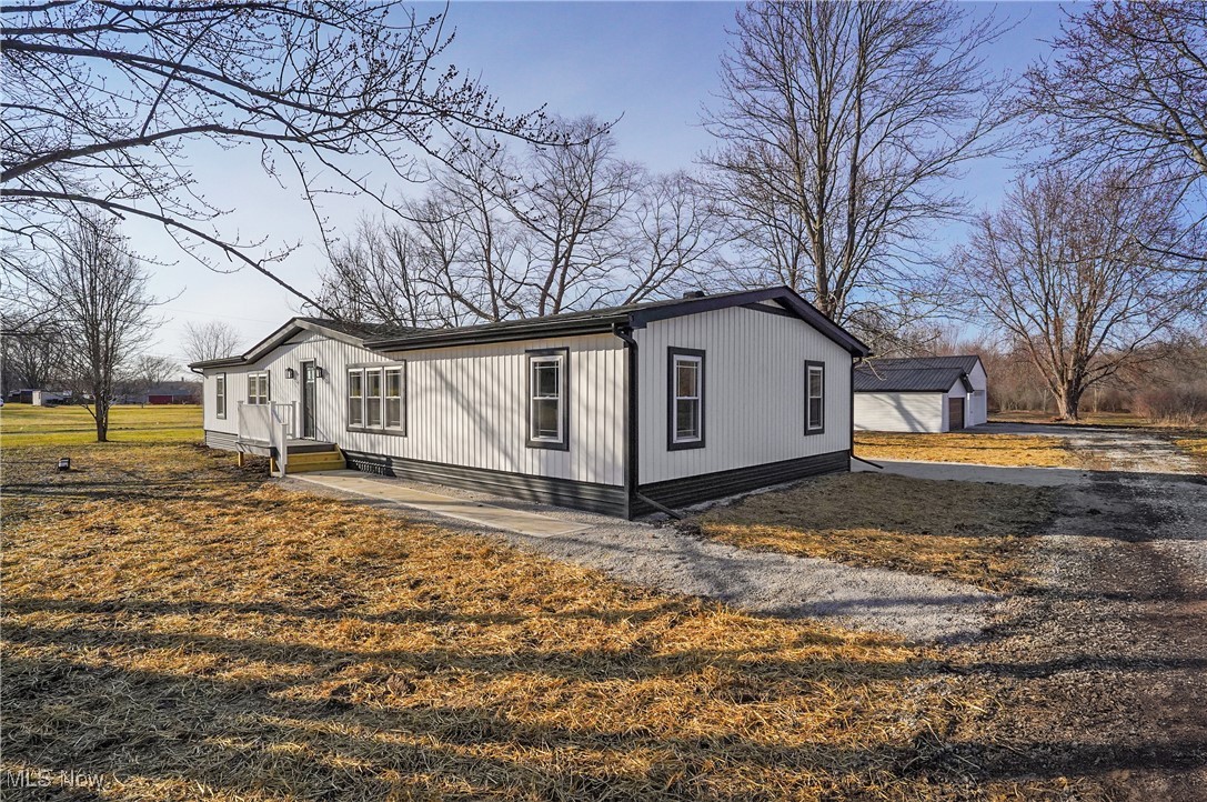 6043 State Route 303, Mantua, Ohio image 1