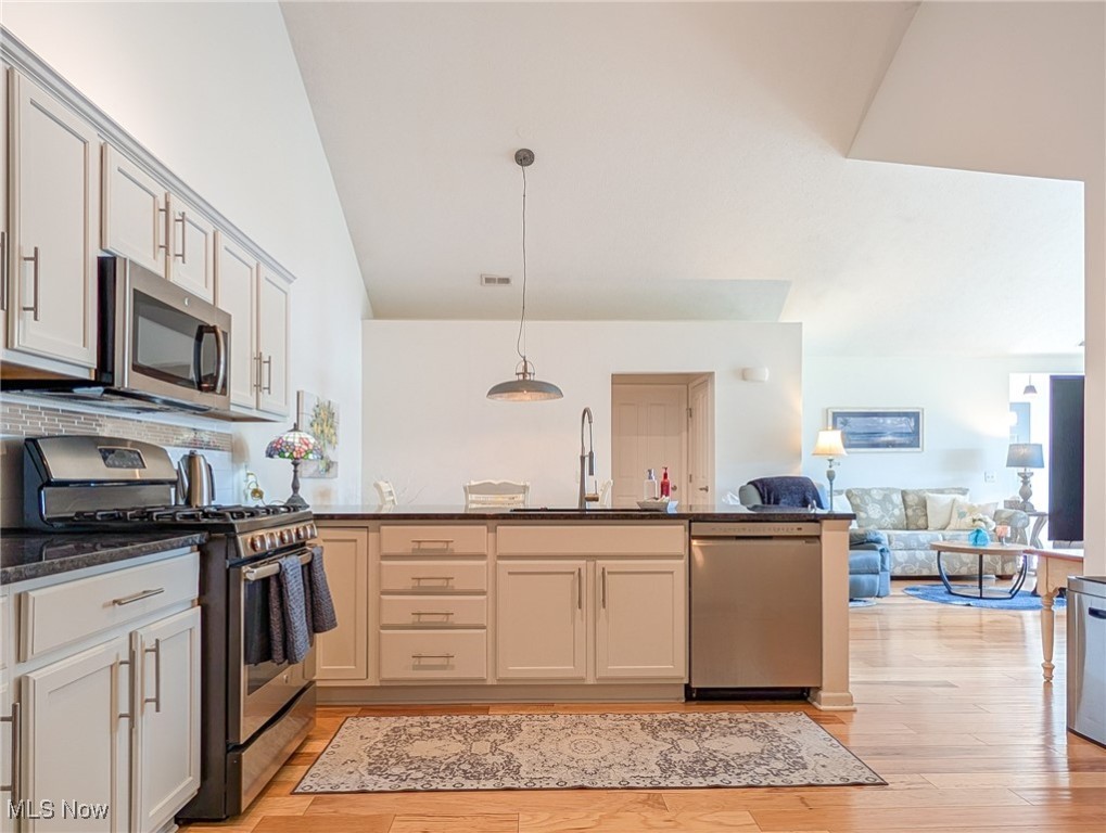 Fairways/Boulder Crk Condo - Residential