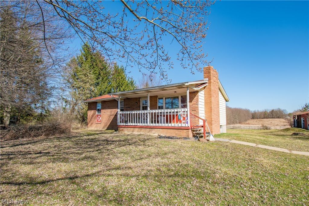 Photo of 3686 Jones Road, Diamond, OH 44412 (MLS # 5191977)