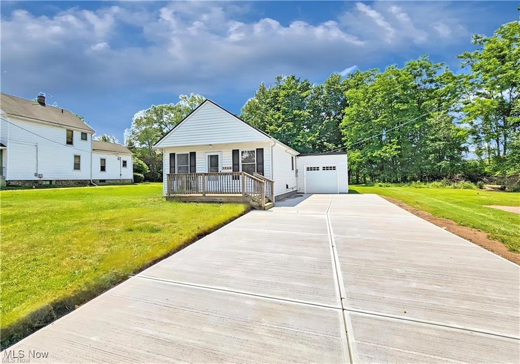 3866 Kirtland Rd – 2-bedroom, 1-bath ranch in Willoughby.