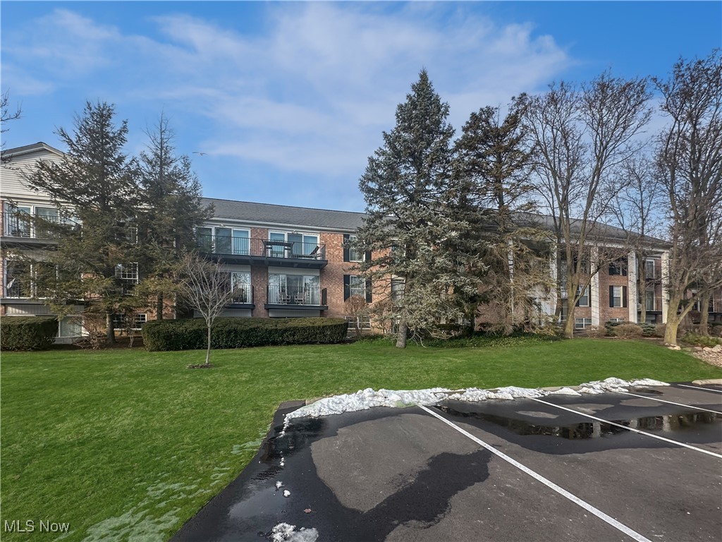 Versailles At Hudson Condo - Residential