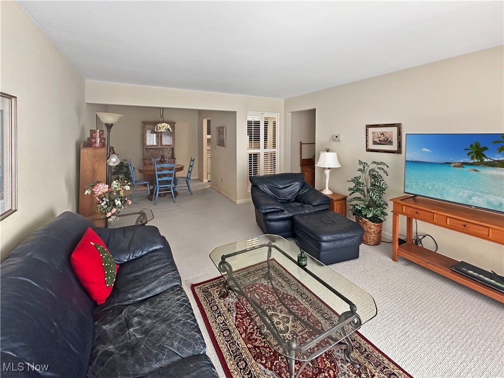 Versailles At Hudson Condo - Residential