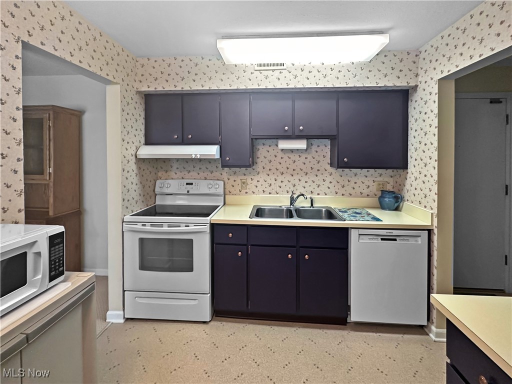 Versailles At Hudson Condo - Residential