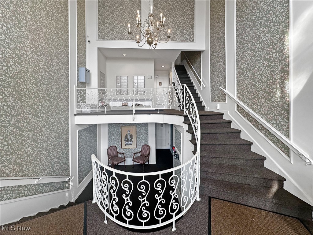 Versailles At Hudson Condo - Residential