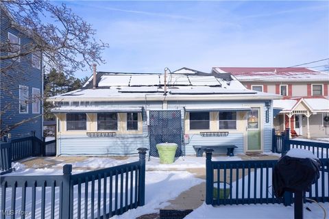 Homes For Sale - 17544 Pine Court<br/> Lake Milton, OH 44429