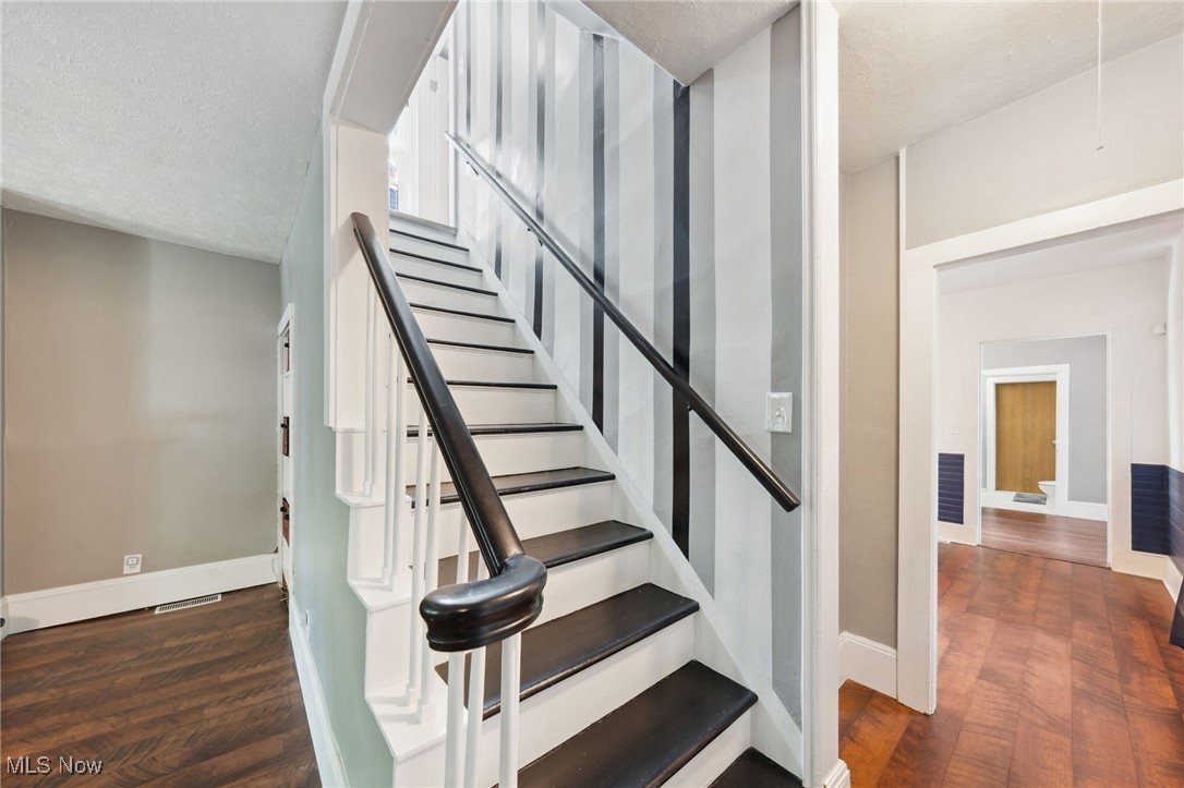 6813 W Clinton Avenue, Cleveland, Ohio image 23