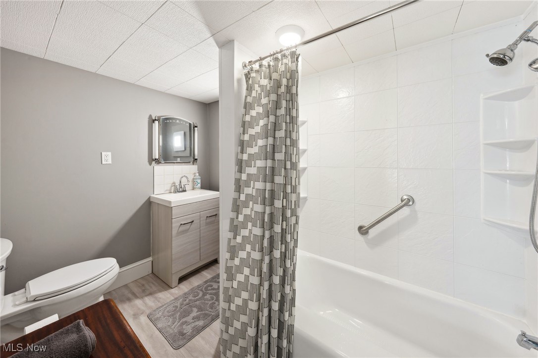 6813 W Clinton Avenue, Cleveland, Ohio image 35