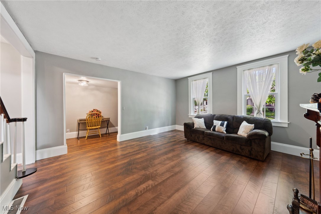 6813 W Clinton Avenue, Cleveland, Ohio image 7