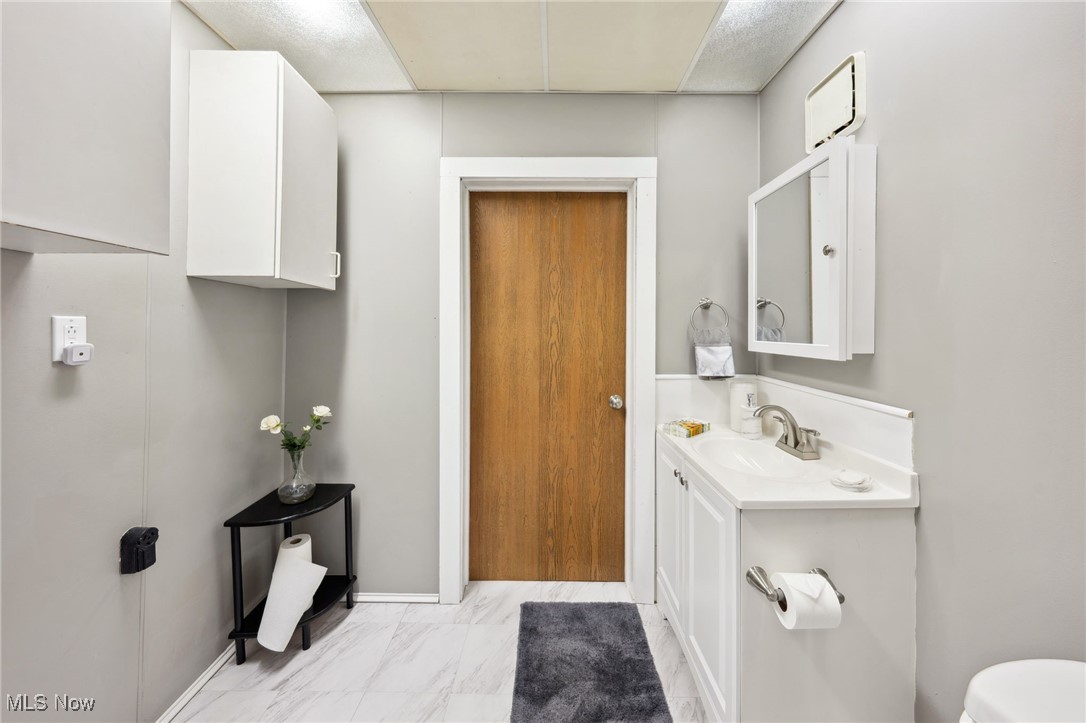 6813 W Clinton Avenue, Cleveland, Ohio image 34