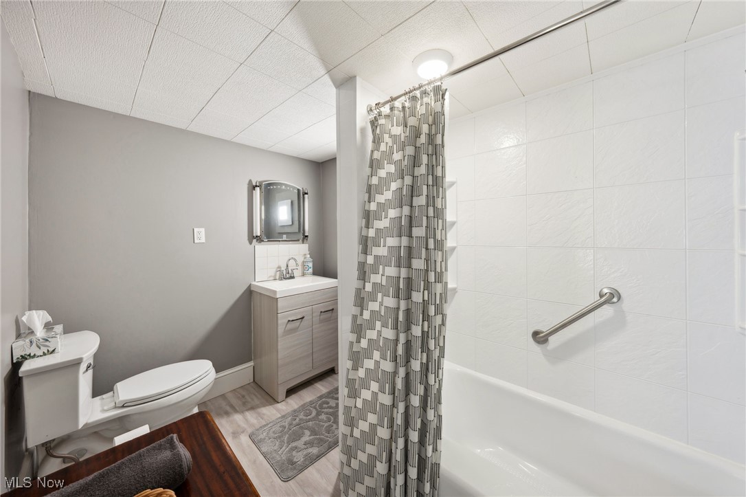 6813 W Clinton Avenue, Cleveland, Ohio image 36