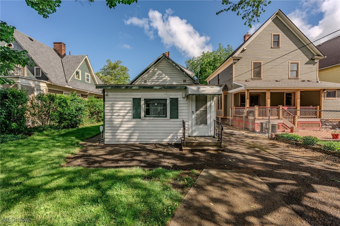 6813 W Clinton Avenue, Cleveland, Ohio image 43