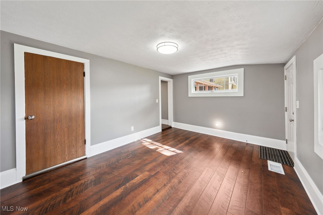 6813 W Clinton Avenue, Cleveland, Ohio image 11