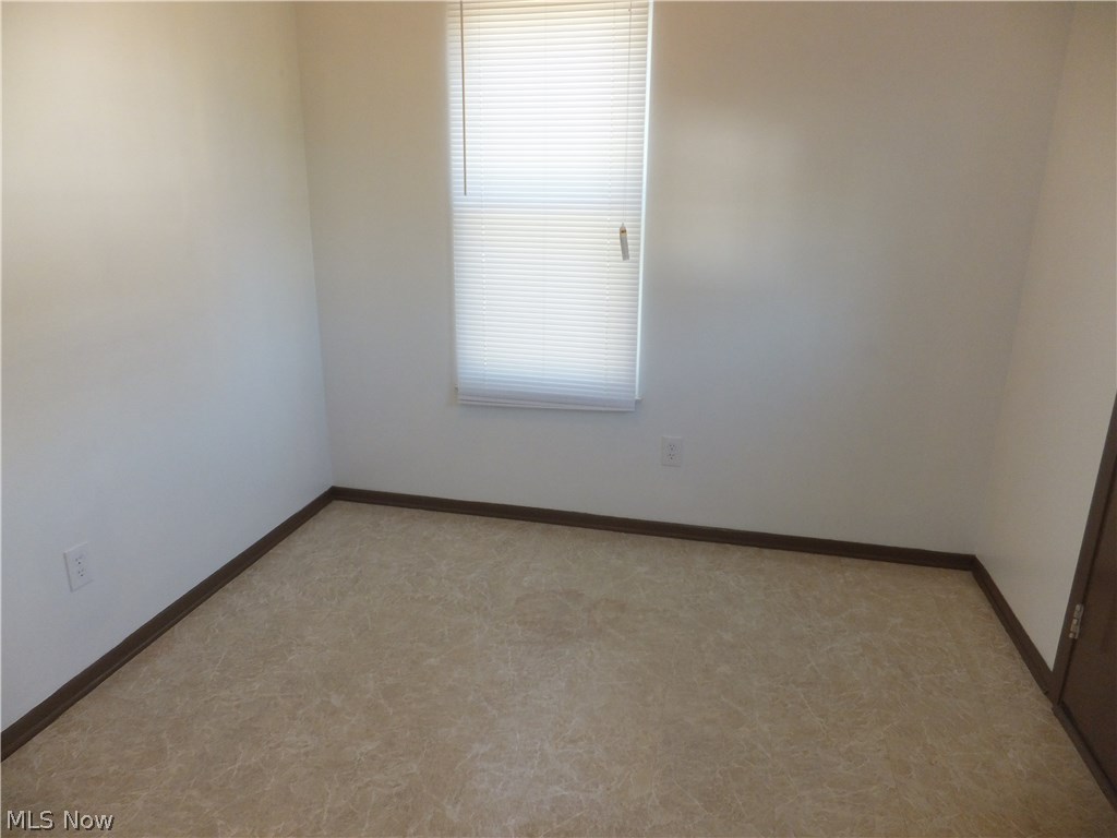 Dawncliff 04 - Residential Income