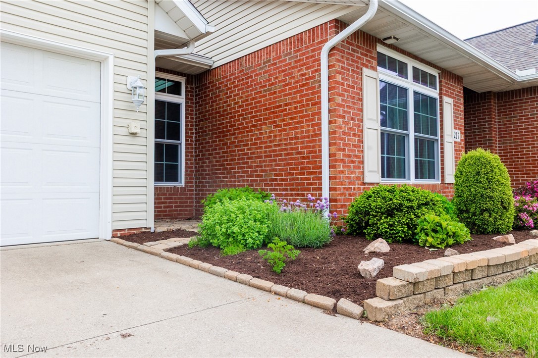 217 Greenbriar Lane, Dalton, Ohio image 2