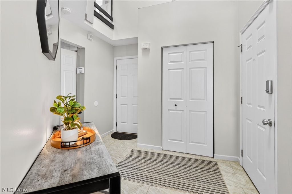 Photo of 4068 Saint Andrews Court #1, Canfield, OH 44406 (MLS # 5185188)