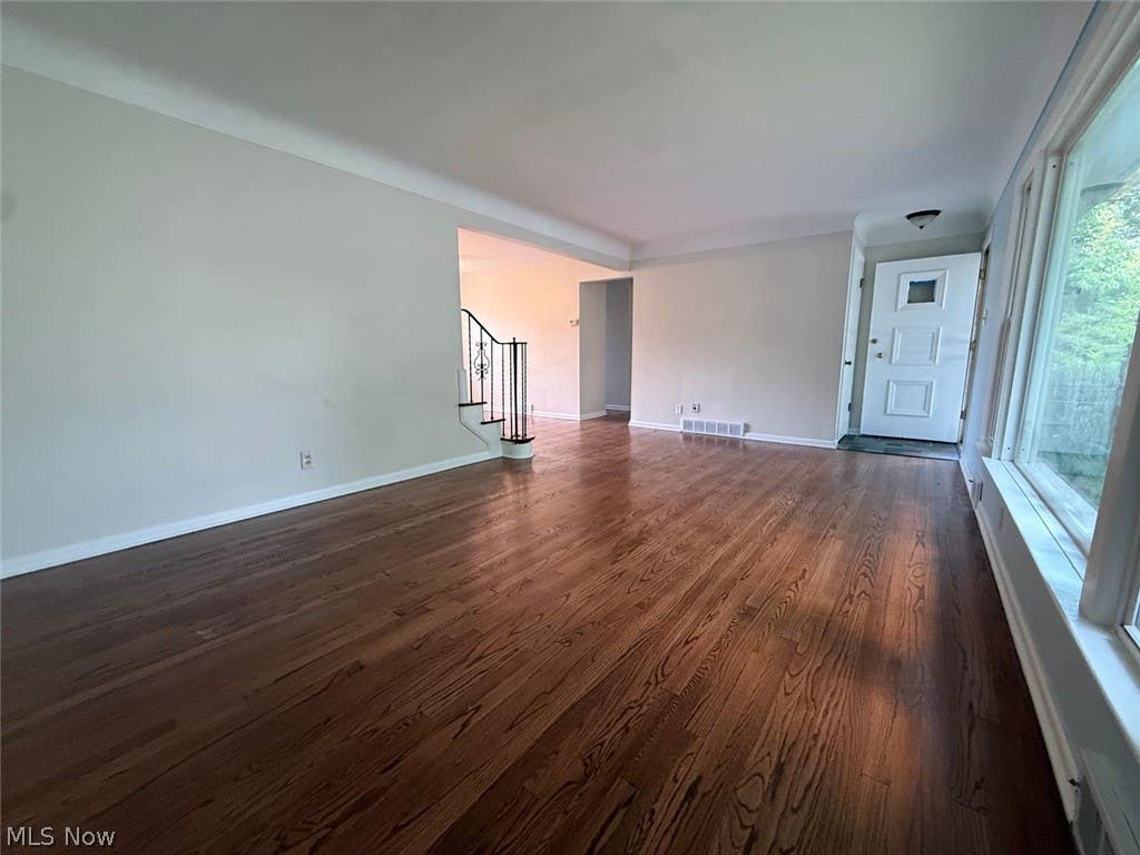 Photo of 24113 E Silsby Road, Beachwood, OH 44122 (MLS # 5225460)