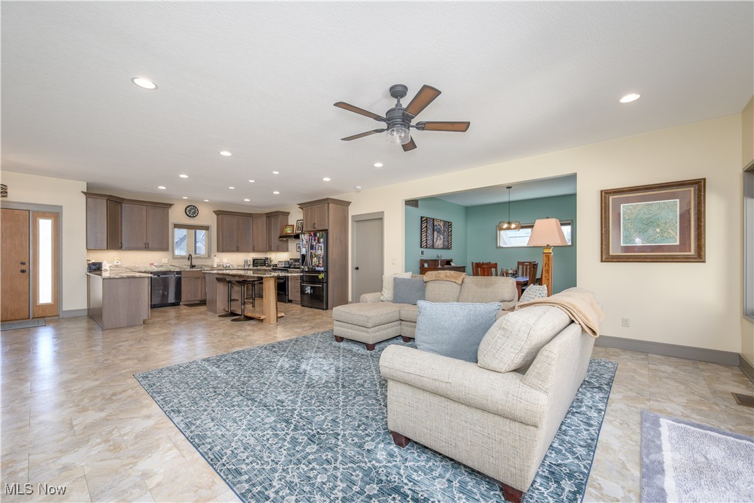 Kings Ridge Ph Five - Residential