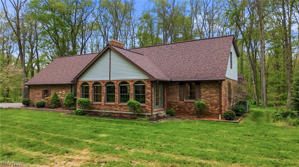 Photo of 13689 Beard Road, New Springfield, OH 44443 (MLS # 5207571)
