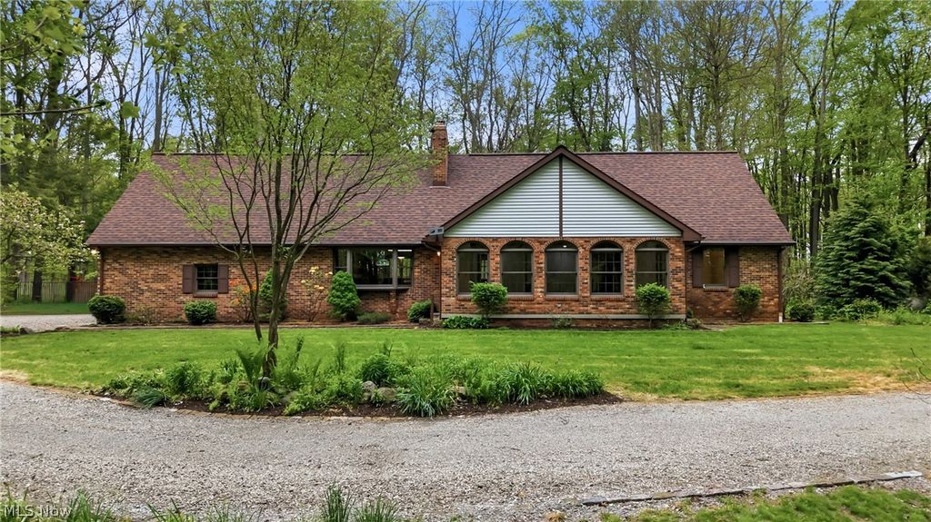 Photo of 13689 Beard Road, New Springfield, OH 44443 (MLS # 5207571)