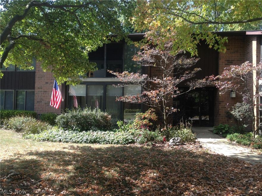 First floor ranch condo 2/2 , secure bldg, close to pool and assigned garage space.