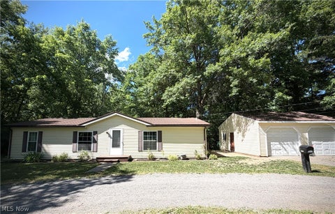 Homes For Sale - 4648 Geauga Portage Easterly Road<br/> West Farmington, OH 44491