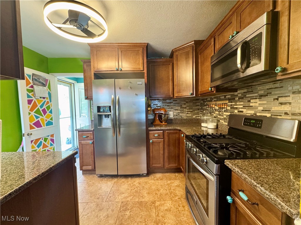 2236 Quayle Drive, Akron, Ohio image 5