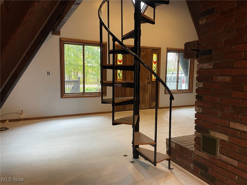 Roaming Rock Shores - Residential