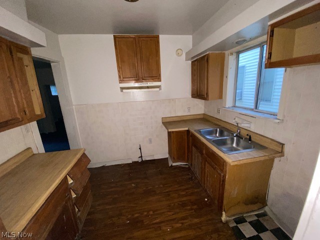 White & Whites - Residential Income