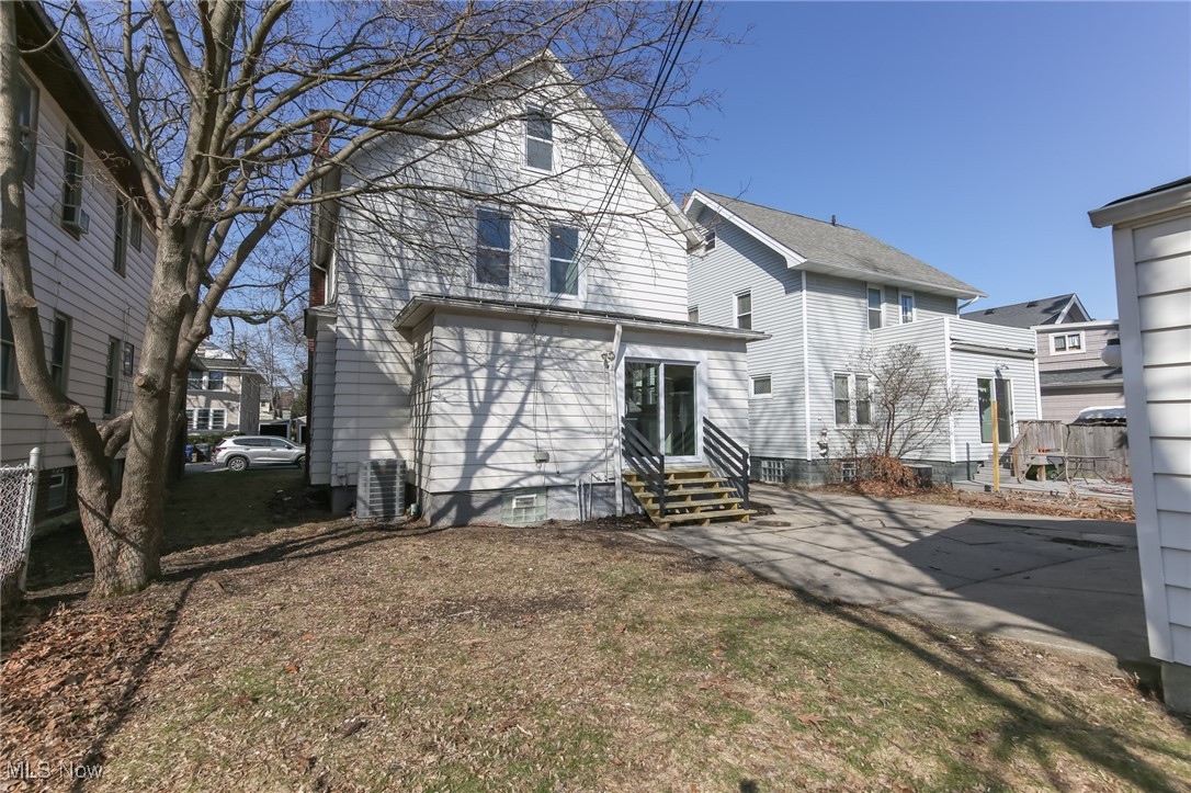 1655 Lauderdale Avenue, Lakewood, Ohio image 43