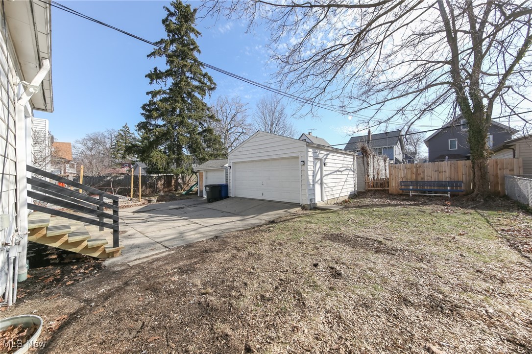 1655 Lauderdale Avenue, Lakewood, Ohio image 44