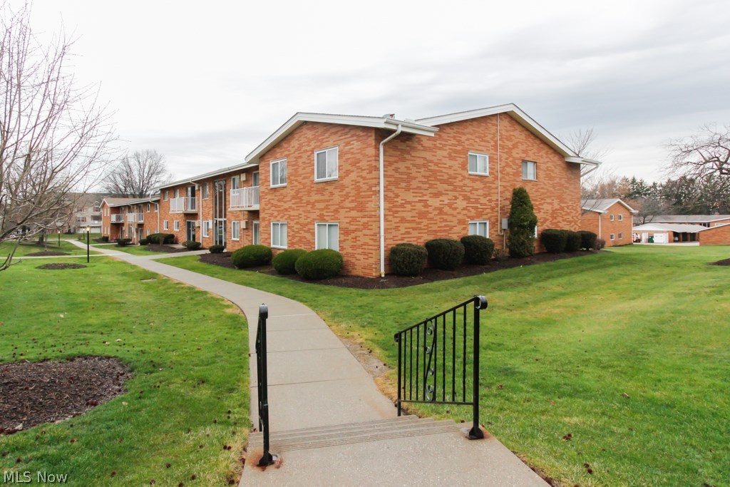 Pine Crest Condo - Residential