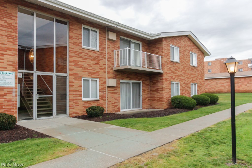 Pine Crest Condo - Residential