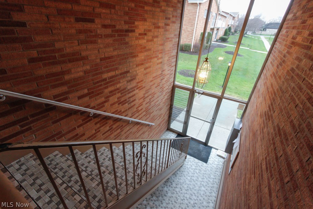 Pine Crest Condo - Residential