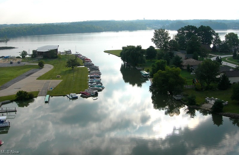 Aurora Shores - Residential