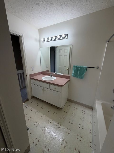 Tiny photo for 1360 Meadow Run, Copley, OH 44321 (MLS # 5189275)