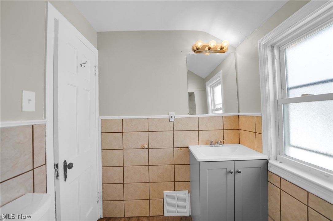 Center Hwy - Residential